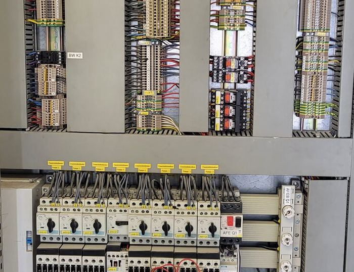 Neu aufgebaute Schaltanlage im Werk Wien-Kagran